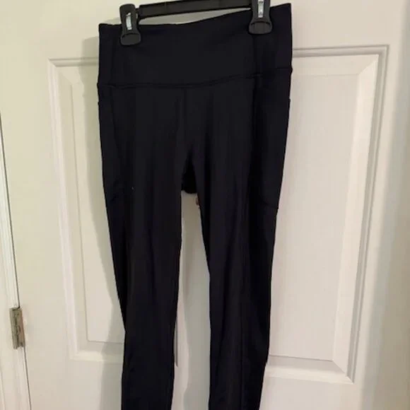 Victoria's Secret 7/8 Black Leggings with Pocket Sz S - Picture 1 of 6